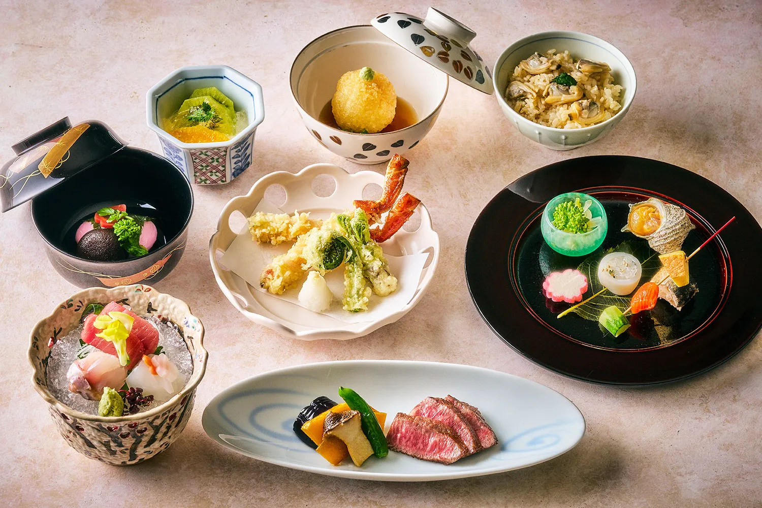 >和牛ステーキと蟹・山菜天ぷらの会席