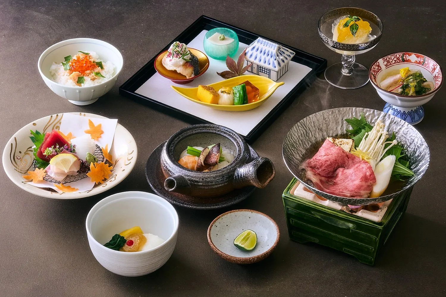 旬彩会席 松茸土瓶蒸しと牛すき煮の会席