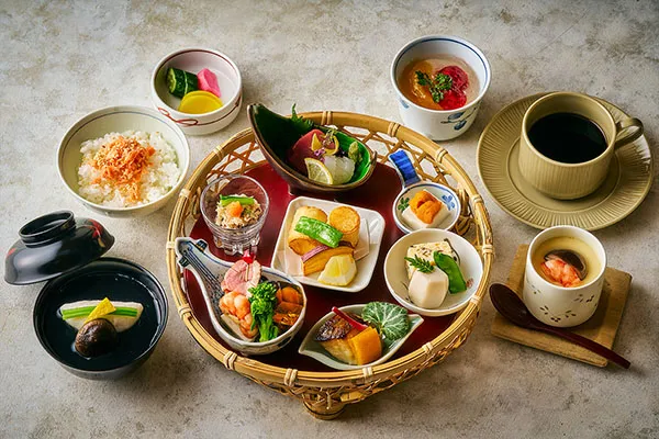 花ごよみ膳 ～藤波の花盛り～