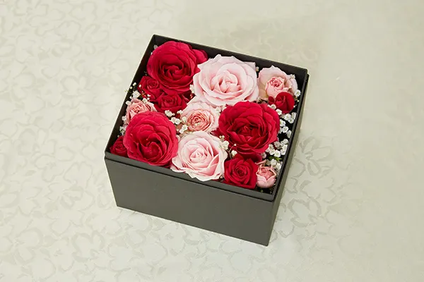 Boxed Flowers Rose