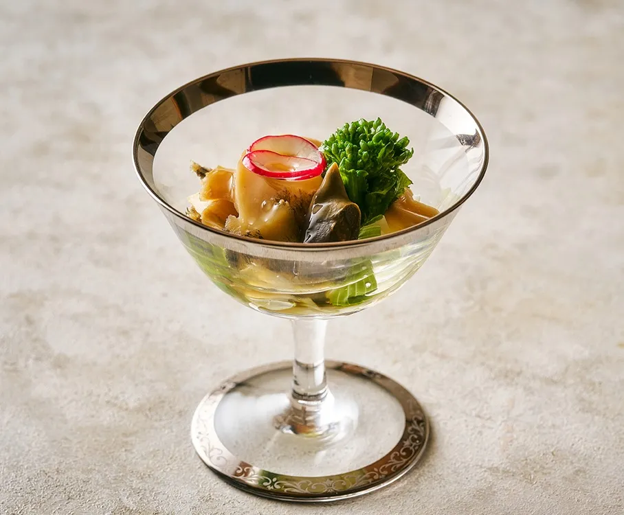 鮑の旨煮と季節野菜のお浸し 煎り酒ジュレ掛け